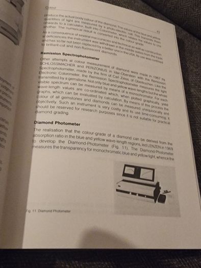 Diamond Grading ABC: Handbook for Diamond Grading - Hardcover  Verena Pagel-Theisen