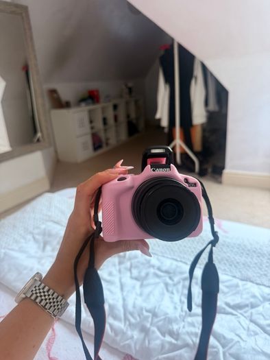 Canon EOS R50 RF S 18 45mm Lens  Excellent Condition