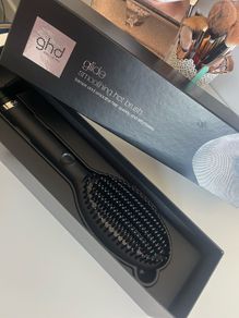 GHD Glide smoothing hot brush