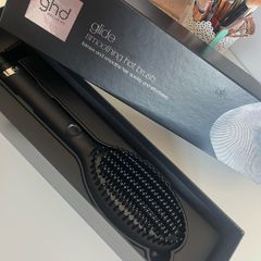 GHD Glide smoothing hot brush