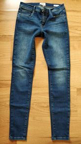 Women's skinny jeans