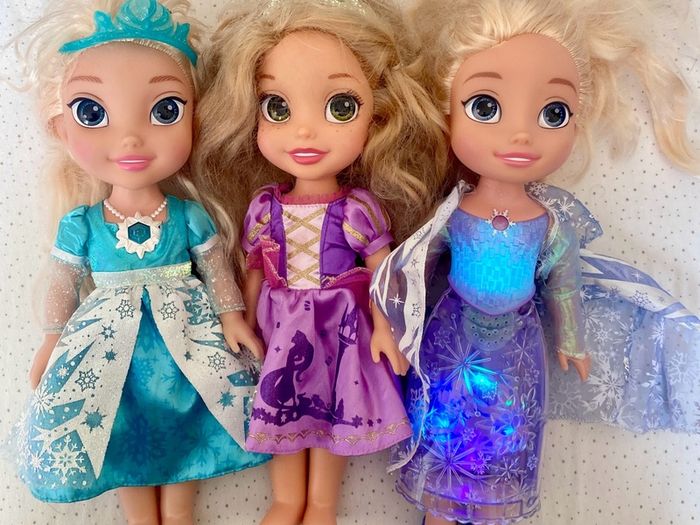 Disney Princess dolls with light and sound