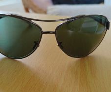 Ray-ban aviator style sunglasses