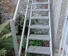 Access steps