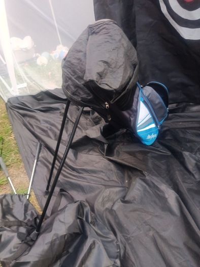 Kids carry golf bag