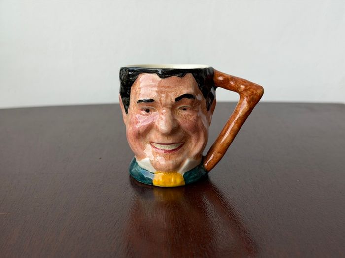 Character face mug