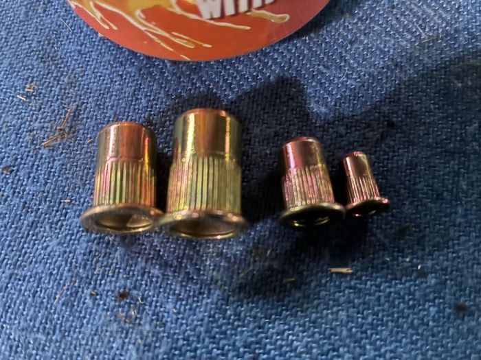 2 boxes threaded inserts