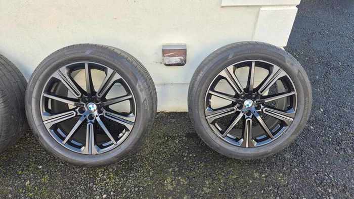 Genuine BMW X5 / X6 20-inch 748M Alloy Wheels, Tyres and TPMS
