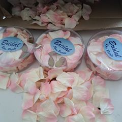 Artificial petals