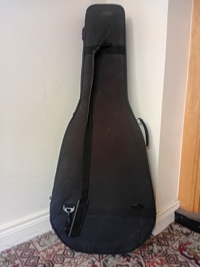 Guitar hard case