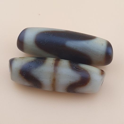 Lot of 2 Vintage Himalayan Tibetan Zigzag Pattern Agate Bead Amulets