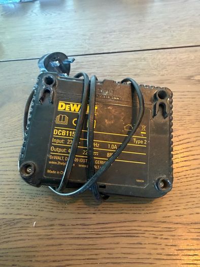Dewalt Charger DCB115