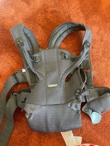 Babybjorn carrier move