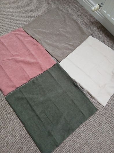 Cushion cover x 4