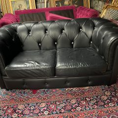 Black Leather Chesterfield sofa