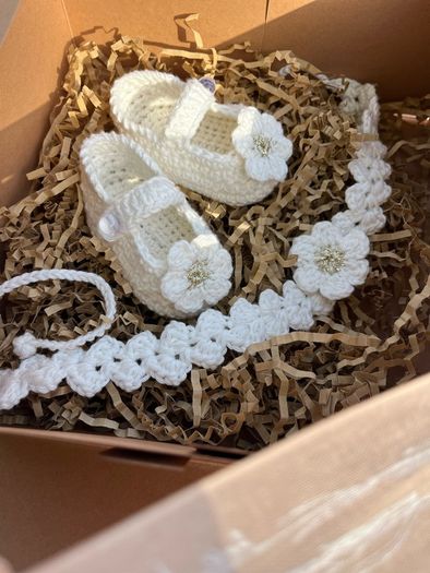 baby shoes and matching headband