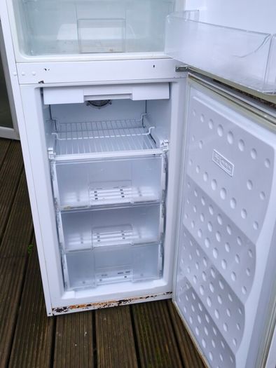 beko fridge freezer works perfectly