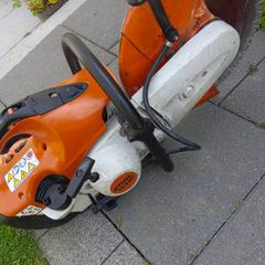 Stihl TS - 420 consaw with 14" inches diamond disc in excellent working condition, which starts half pull. Just had a full service.