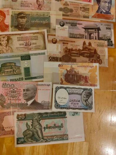 World banknotes 70
