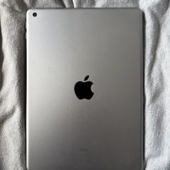 Apple iPad 5th Generation (A1822) 32GB Wifi- Fully Working- Touch ID - Includes Case