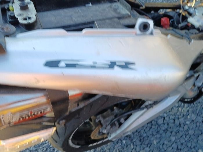 Suzuki gsr 600