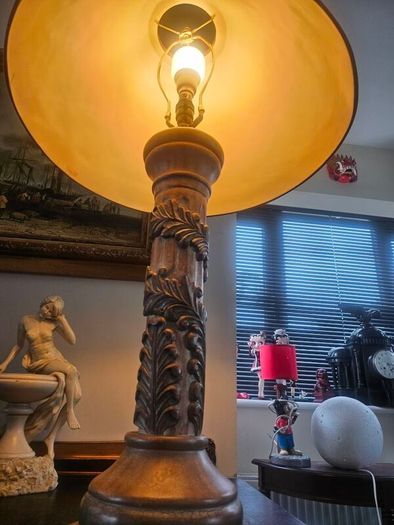 Table lamp