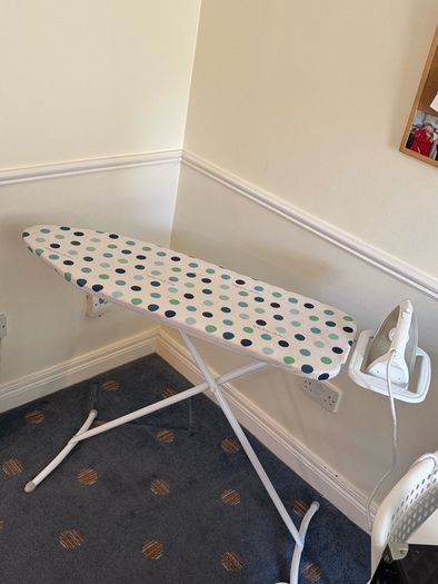 Ironing board + Iron