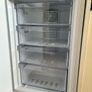 Integrated Fridge/Freezer Image 3