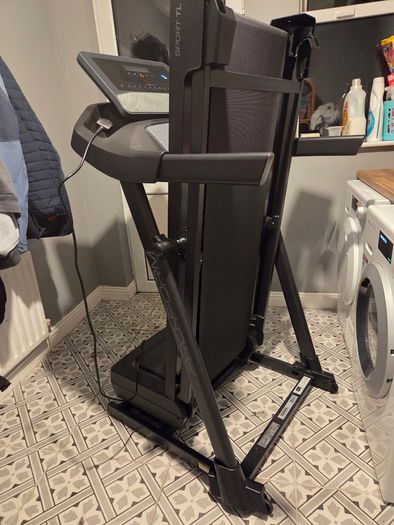 Treadmill ( folding)