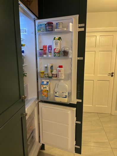 Zanussi integrated fridge/freezer