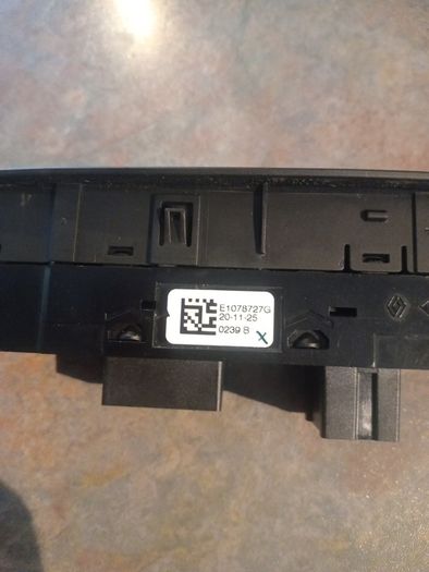 Megane 4 window switch