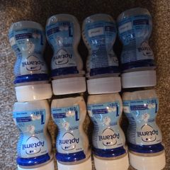 8 Aptamil Bottles - expiry date 05/08/26