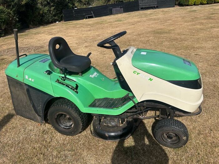 Tractor lawnmower