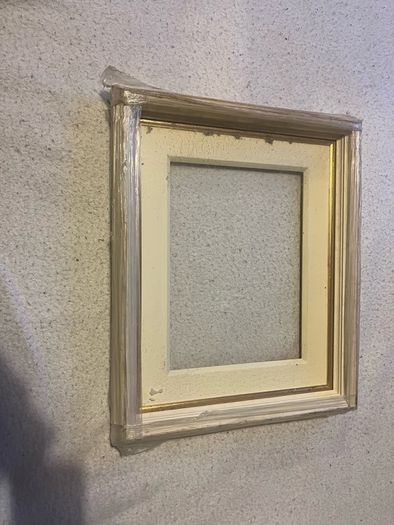 frame vintage swept/moulded off-white painted wooden frame with a gold-gilded inner slip/sight edge