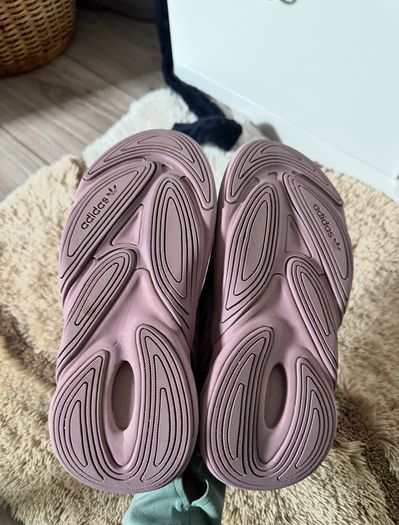 Adidas ozelia trainers
