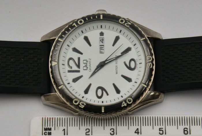 Citizen Q&Q Gents Quartz Watch