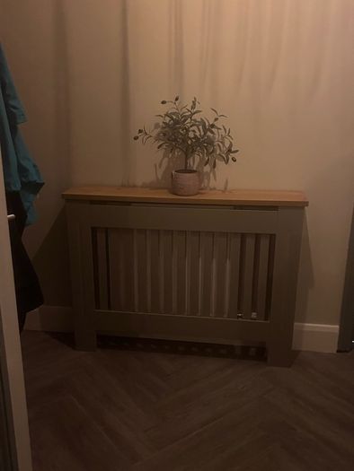 XL Grey rad cover with wooden top