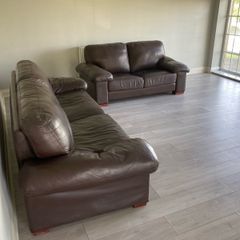Sofa suite  4 & 2 seater