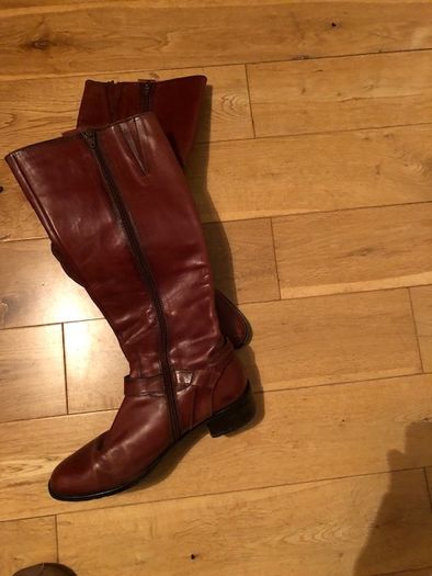 Ladies Knee High Boots Size 6