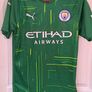 Manchester city goalkeeper jersey+shorts size small Image 3