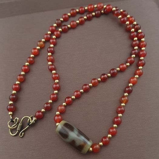 Vintage Treasure Vase Pattern Agate & Carnelian Beads Necklace