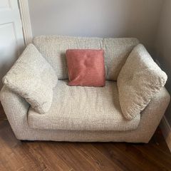 Snuggler seat
