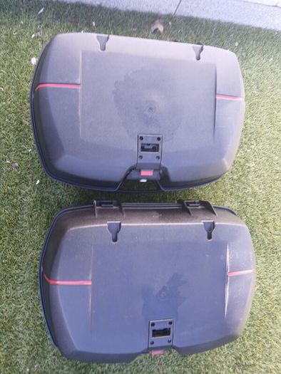 Motorcycle panniers