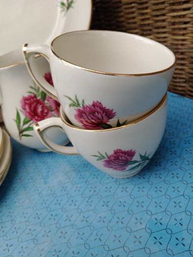 Carrigaline, vintage tea set, vintage cups
