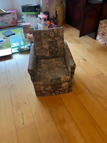 Small child's chair