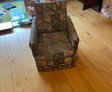 Small child's chair