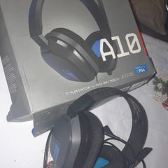 PS4 Headsets (2 sets)