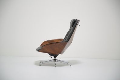 Mid-Century Sculpted Walnut Mr. Chair Lounge Chair by George Mulhauser for Plycraft, 1960s