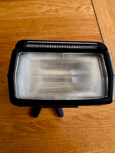 Yongnuo universal speed light