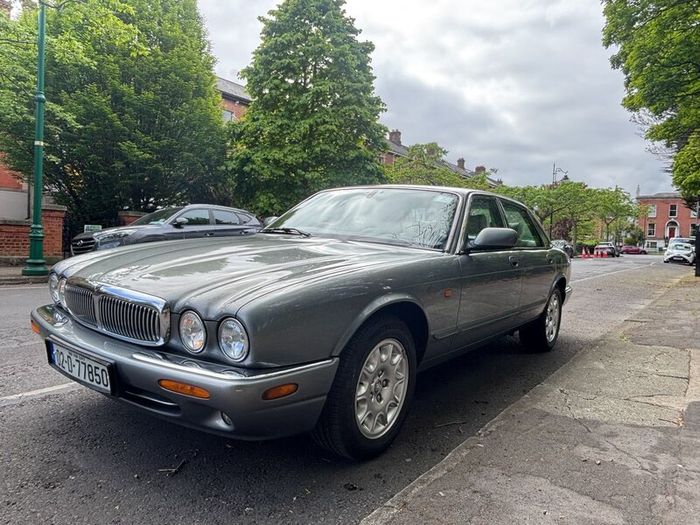 Jaguar XJ8 SE - Rare Car with large history